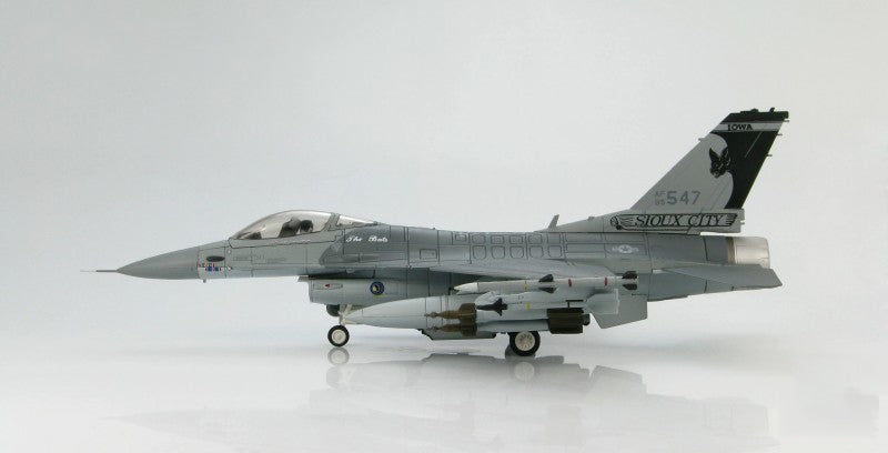 HOBBY MASTER USAF / Iowa Air National Guard F-16C 185th FG / 174 FS 1:72 Model   The Bats 85-1547