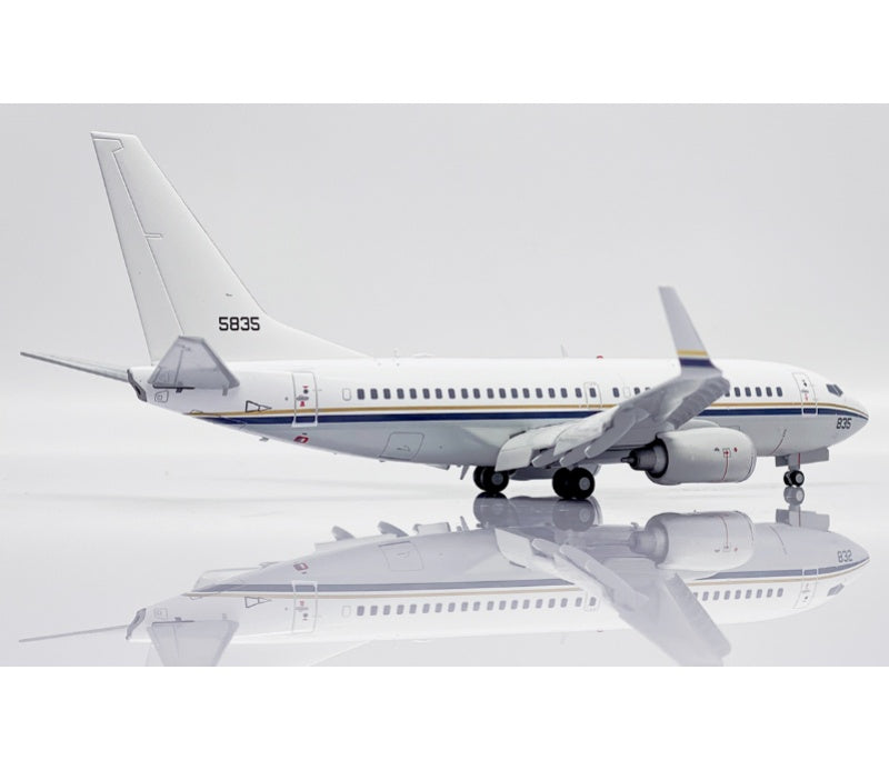 JC Wings 1:200 USA NAVY B737-700 165835 Flaps down DIECAST Model