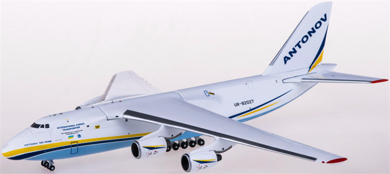 Geminijets 1:400 Antonov UR-82027 Diecast Model view 1