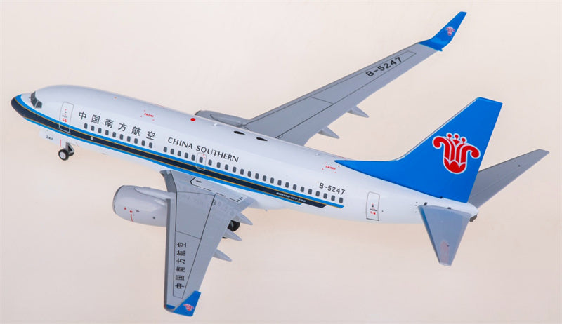 FLOZ China Southern Boeing 737-700 B-5247 1:200 Diecast Model view 3