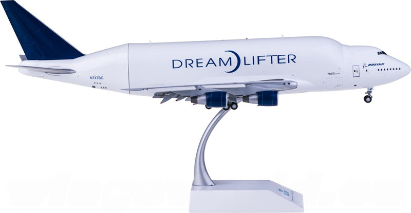 JC Wings Dreamlifter Boeing 747-400LCF N747BC Flaps Down 1:200 Diecast Model view 4