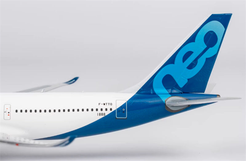 NG Models Airbus A330-800neo F-WTTO 1:400 Diecast Model view 4