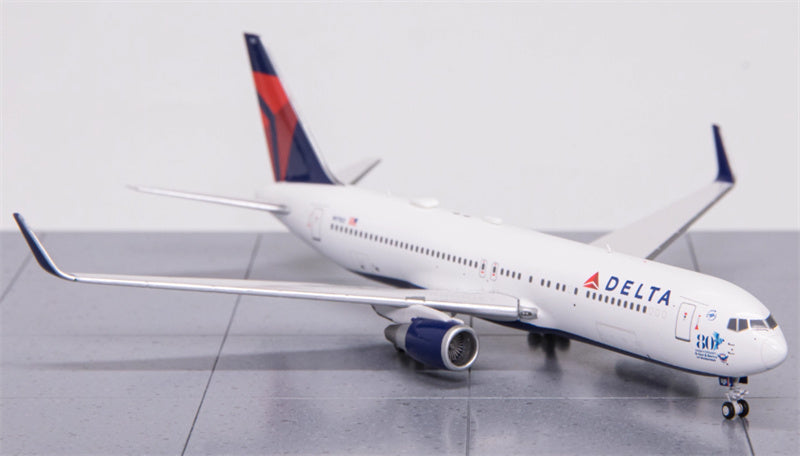 PandaModel DELTA Air Lines Boeing B767-300ER N171DZ 80th Anniversary of D-DAY & Battle of Normandy 1:400 Aircraft Pre-built Model