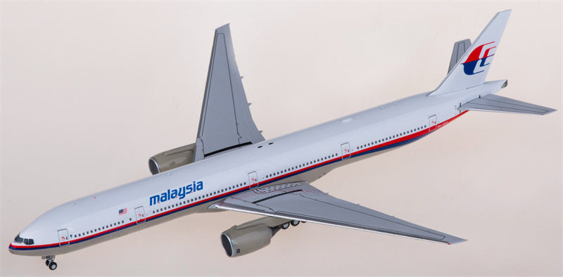 NG Models Malaysia Airlines Boeing 777-300 9M-MSA 1:400 Diecast Model view 3