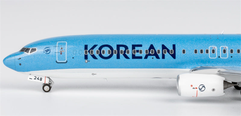 NG Models 1:400 Korean Air Boeing 737-900 HL8248 Diecast Model view 5