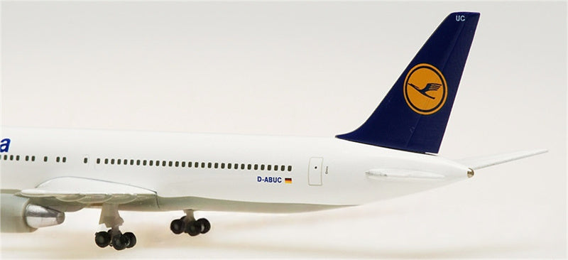 Herpa Lufthansa for Boeing 767-300ER D-ABUC 1:500 Airplane Pre-built  Airliner Model Display