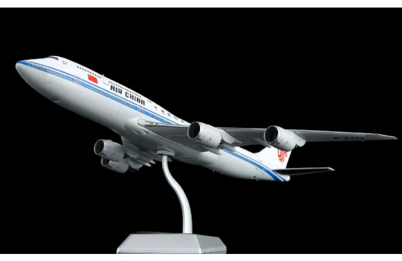 SQ Wings 1:200 Air China B747-8I B-2482 Standard Edition DIECAST Model