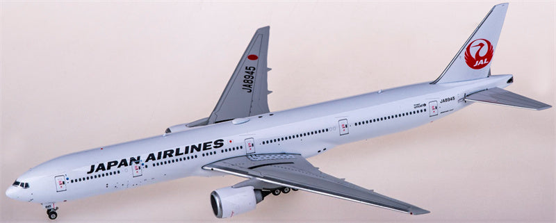Phoenix Japan Airlines Boeing 777-300 JA8945 1:400 Diecast Model view 3