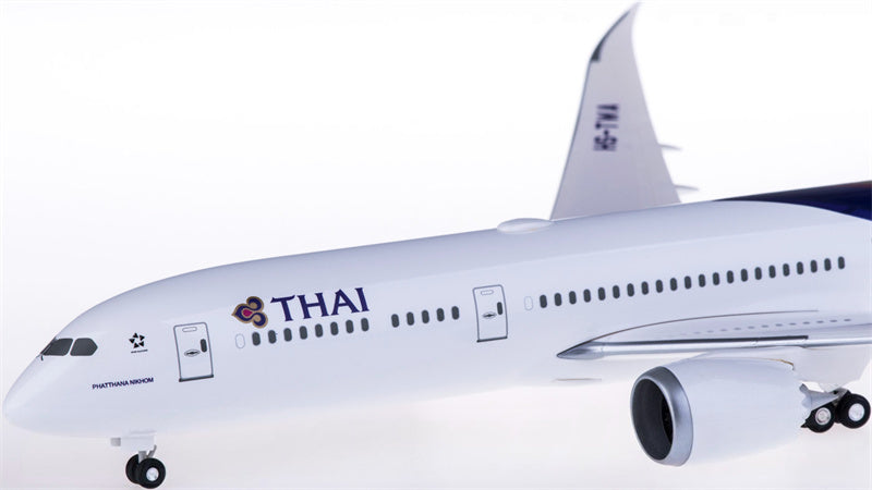 Hogan Thai Airways Boeing 787-9 HS-TWA 1:200 ABS Model view 3