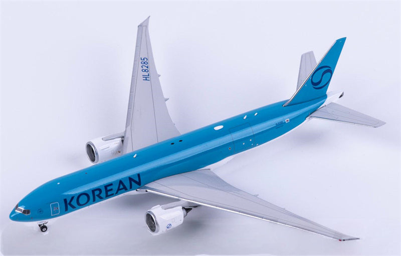 Phoenix Korean Air Boeing 777-200F HL8285 1:400 Diecast Model view 1