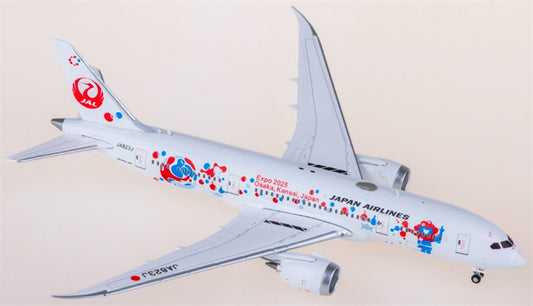 JC Wings Japan Airlines Boeing 787-8 Dreamliner JA823J 1:400 Diecast Model view 1