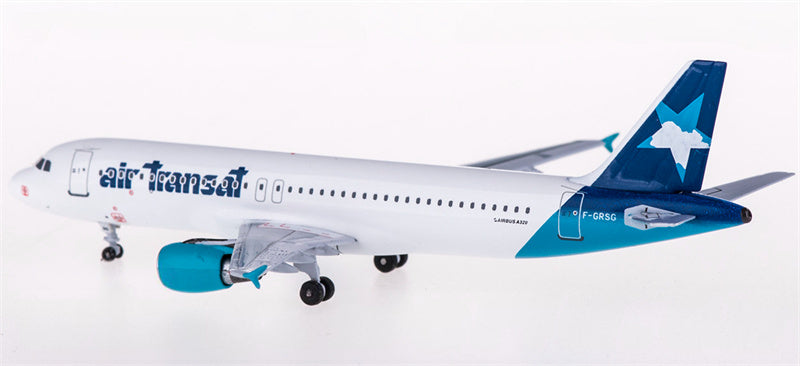AeroClassics Air Transat Airbus A320 F-GRSG 1:400 Diecast Model view 2