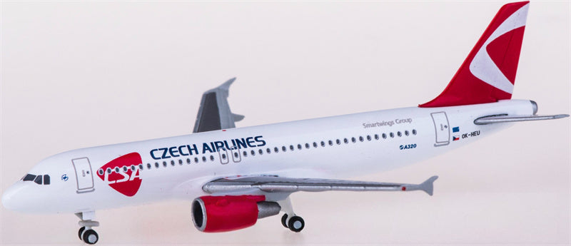 Herpa Czech Airlines Airbus A320 OK-HEU 1:500 Diecast Model view 2