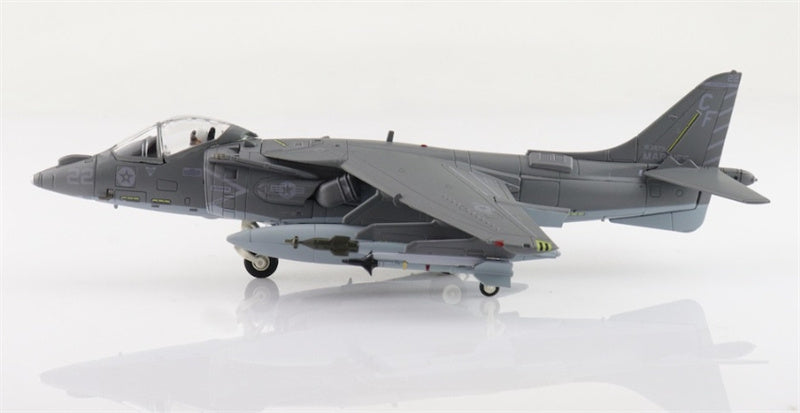 Hobby Master AV-8B plus Harrier II 163879 VMA-211 US Marines 2013 1:72 Airplane Pre-built Model