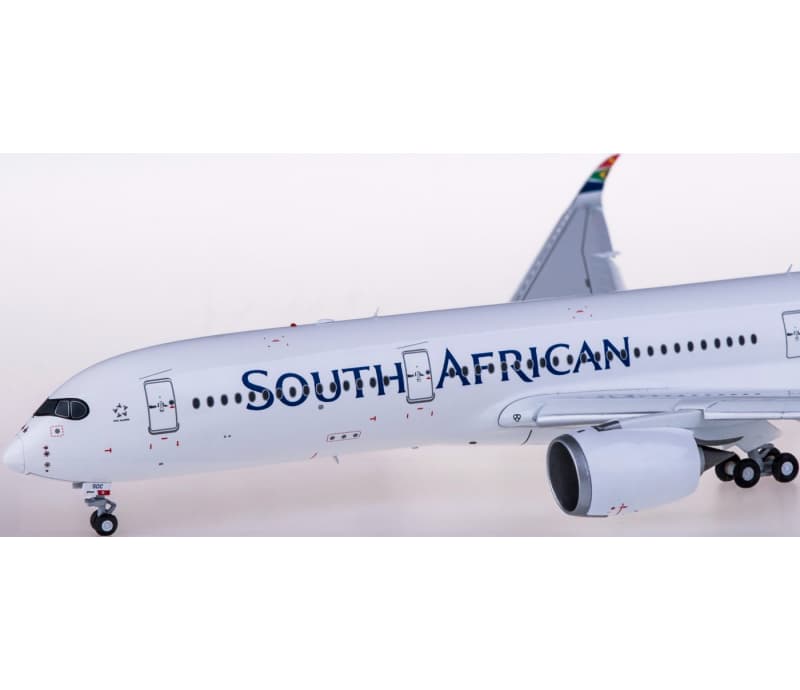 JC Wings South African Airways Airbus A350-900XWB ZS-SDC Flaps down 1:200 Aircraft Pre-built  Airliner Model Display