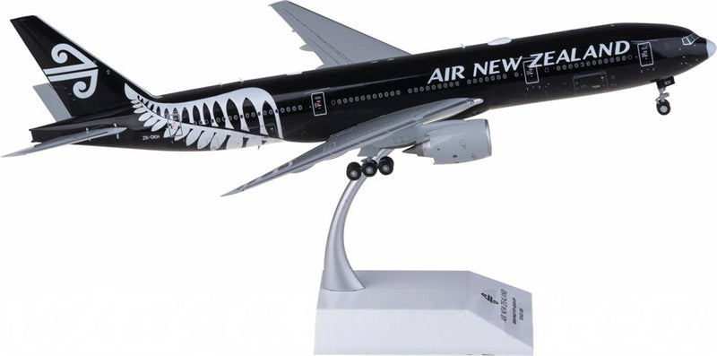 JC Wings Air New Zealand Boeing 777-200ER ZK-OKH 1:200 Diecast Model view 2