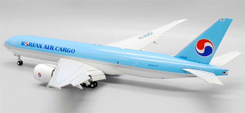 JC Wings 1:200 Korean Air Boeing 777-200F HL8251 Flaps down Diecast Model view 5