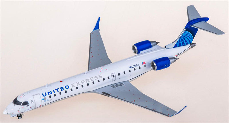 Geminijets 1:200 United Airlines Bombardier CRJ550 N506GJ Diecast Model view 2