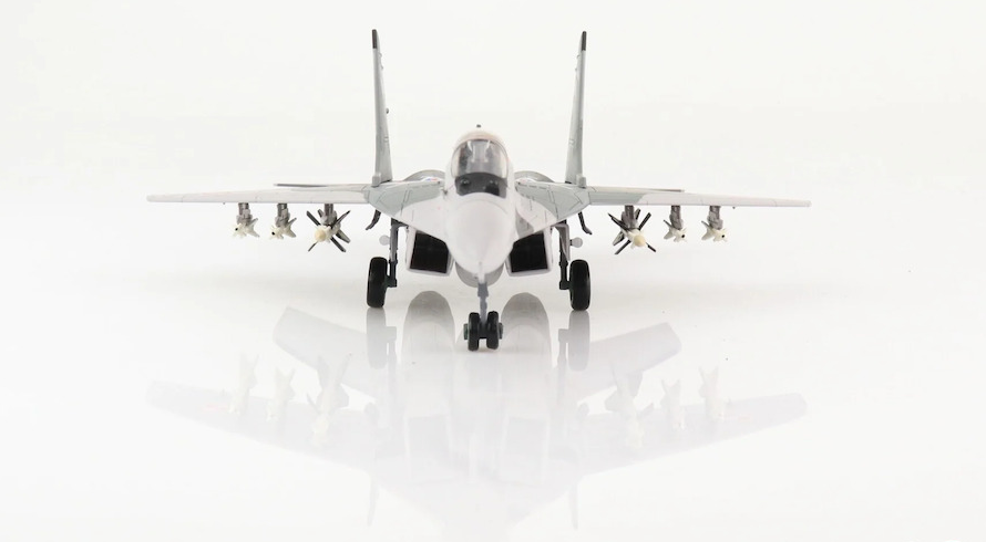 HOBBY MASTER Polish Air Force / Minsk Mazowiecki AB MIG-29 1 ELT 1:72 Model 2016  Wing Cdr. Marian Pisarek 56
