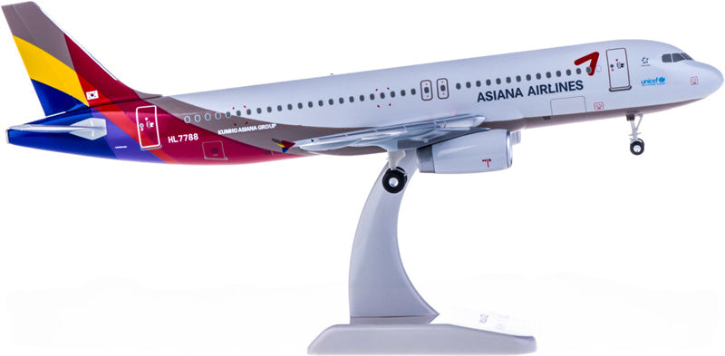 Hogan Asiana Airlines Airbus A320 HL7788 1:200 ABS Model view 2