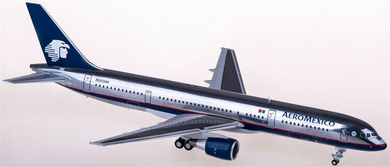 JC Wings Aeromexico Boeing 757-200 N301AM 1:200 Diecast Model view 1