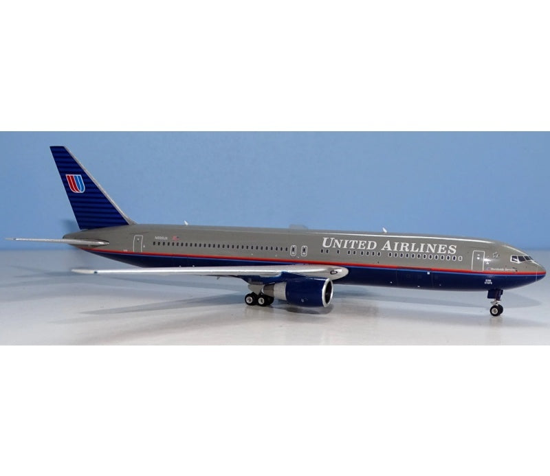 Phoenix 1:400 United Airlines B767-300ER N666UA  DIECAST Model