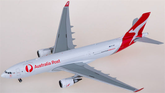 JC Wings Qantas Freight Airbus A330-200P2F VH-EBF 1:400 Diecast Model view 1