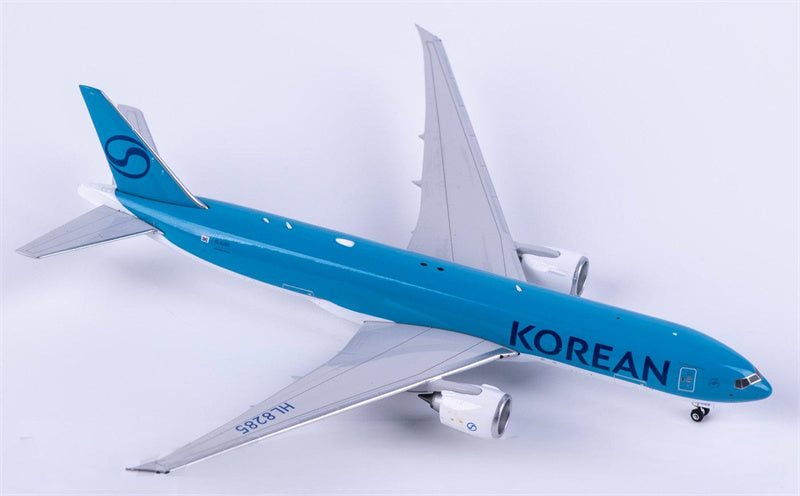 Phoenix Korean Air Boeing 777-200F HL8285 1:400 Diecast Model view 3