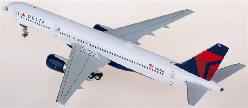 Geminijets Delta Air Lines Boeing 757-200 N683DA 1:200 Diecast Model view 1