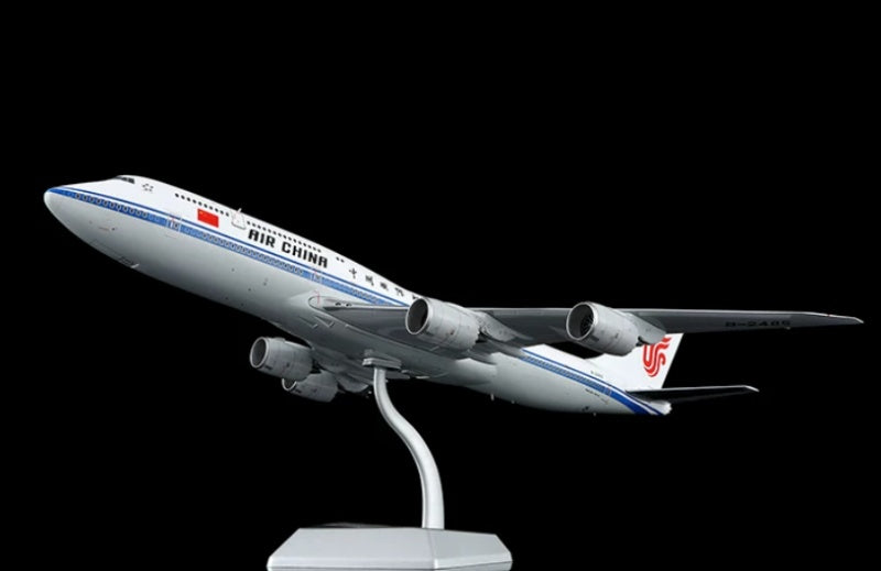 SQ Wings 1:200 Air China B747-8I B-2485 Standard Edition DIECAST Model