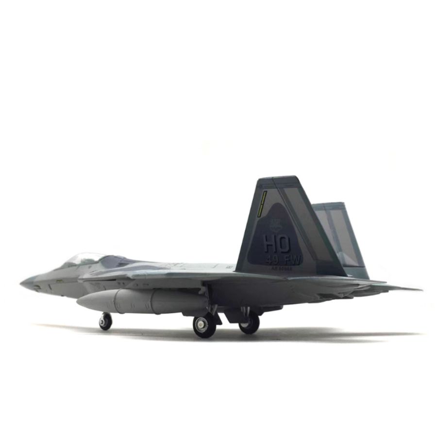 FLOZ US Lockheed Martin F-22 Raptor fighter jet 1:100 Aircraft Pre-built Model