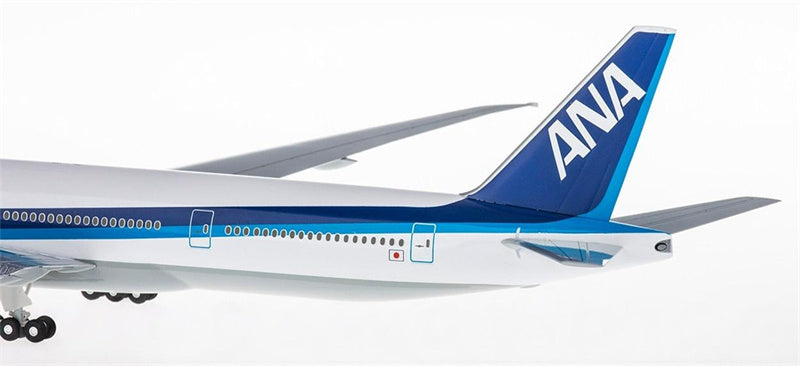 Hogan ANA Boeing 777-300ER 1:200 ABS Model view 4