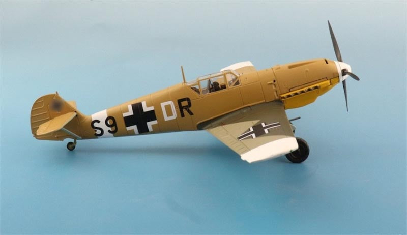 Hobby Master BF 109E-7 'Jabo' 7./ZG1. Ribia 1942 1:48 Airplane Pre-built Model