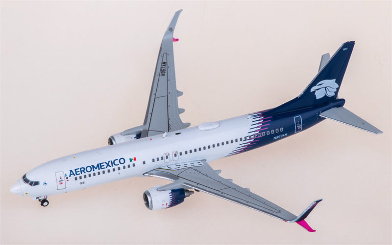 Geminijets Aeromexico Boeing 737-800W N957AM 1:400 Diecast Model view 2