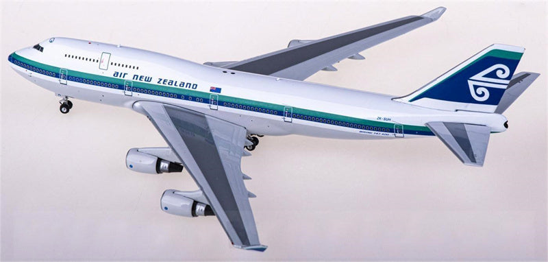 Phoenix Air New Zealand Boeing 747-400 ZK-SUH 1:400 Diecast Model view 2