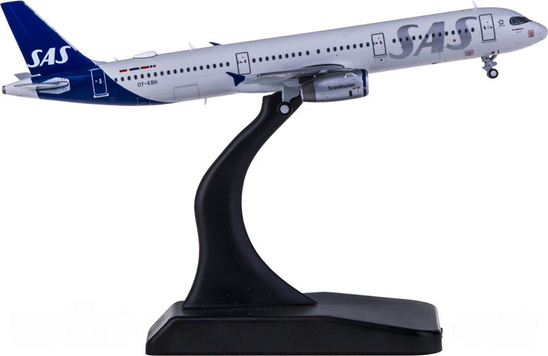 JC Wings SAS Airbus A321 OY-KBH 1:400 Diecast Model view 2
