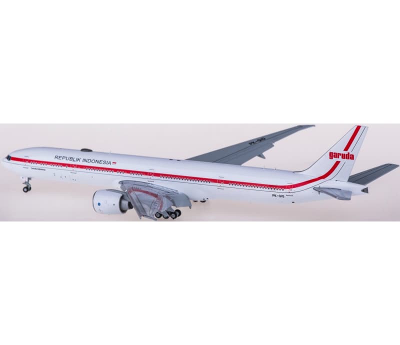JC Wings Garuda Indonesia Boeing 777-300ER PK-GIG Flaps down 1:400 Aircraft Pre-built  Airliner Model Display