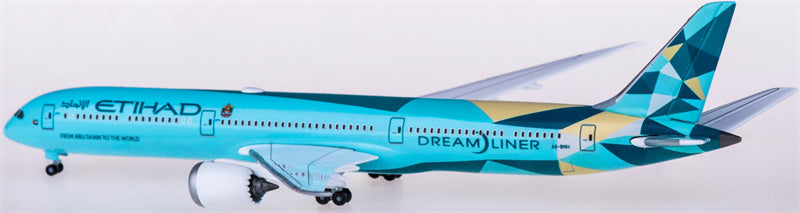 Herpa Etihad Airways Boeing 787-10 Dreamliner A6-BMH 1:500 Diecast Model view 4