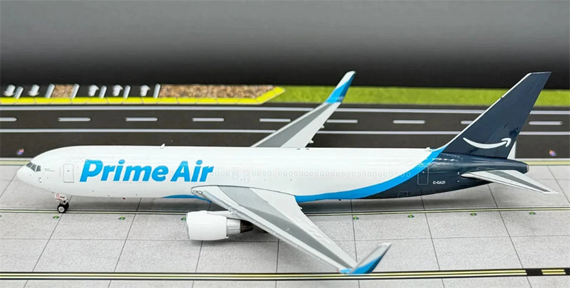 Phoenix Prime Air Boeing 767-300ER C-GAZI 1:400 Diecast Model view 1