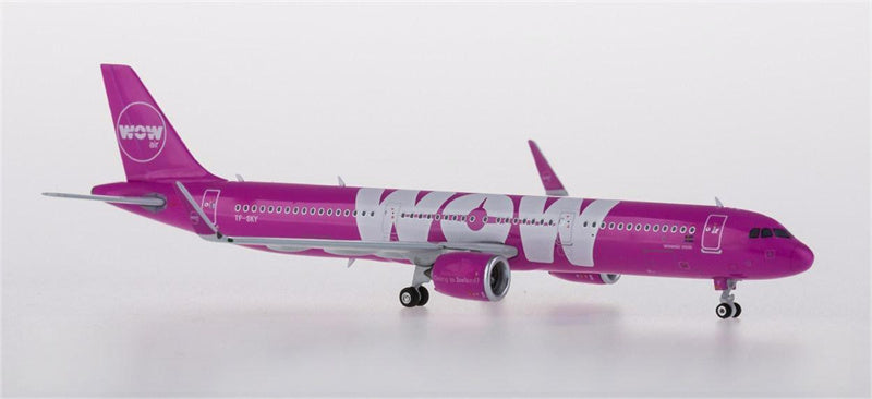 Phoenix WOW Air Airbus A321neo TF-SKY 1:400 Diecast Model view 3