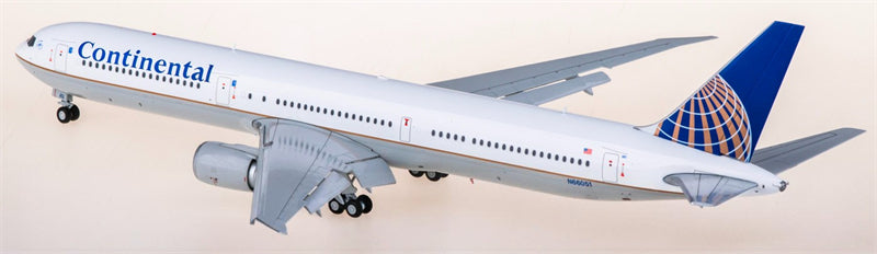 JC Wings 1:200 Continental Airlines Boeing 767-400ER N66051 Flaps down Diecast Model view 4
