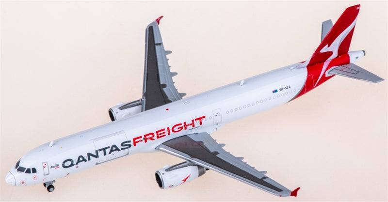 JC Wings Qantas Freight Airbus A321F VH-XF6 1:400 Diecast Model view 2