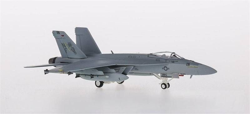 Hogan F/A-18E Super Hornet VFA-27 Royal NF 211 1:200 Diecast Model view 1
