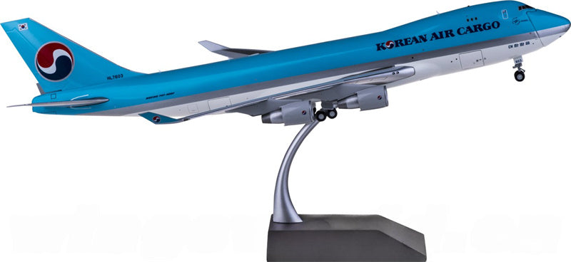 Geminijets Korean Air Cargo Boeing 747-400ERF HL7603 Interactive Series 1:200 Diecast Model view 5