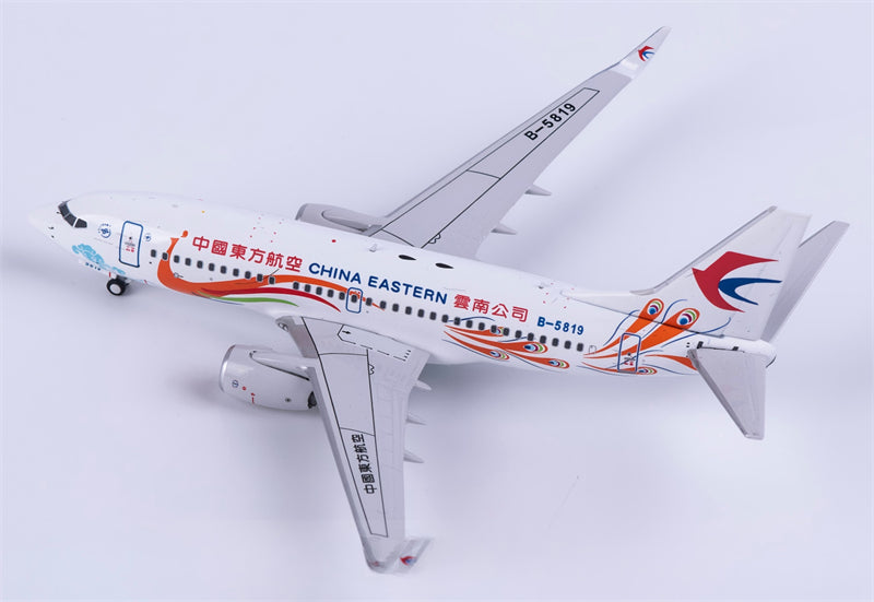 C Model 1:400 China Eastern Boeing 737-700 B-5819  DIECAST Model