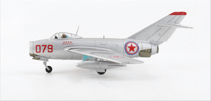 HOBBY MASTER CPVAF MiG-15bis 9th Regiment, 3rd Fighter Division 1:72 Model 1950S Wang Hai Red 079