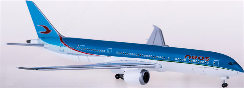 Herpa Neos Boeing 787-9 Dreamliner EI-NEO 1:500 Diecast Model view 3