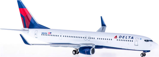 Herpa Delta Air Lines Boeing 737-900ER N802DN 1:200 ABS Model view 1