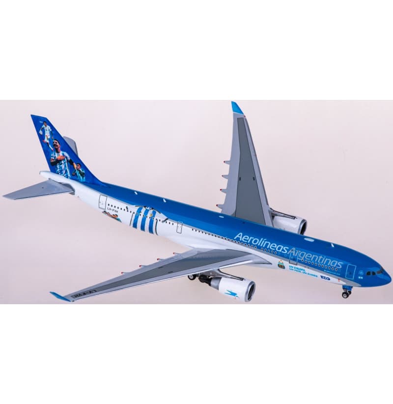 Phoenix Aerolineas Argentinas Airbus A330-200 LV-FVH 1:400 Aircraft Pre-built  Airliner Model Display