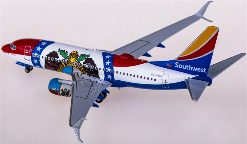 NG Models Southwest Airlines Boeing 737-700 N280WN 1:400 Airplan Diecast Model view 2